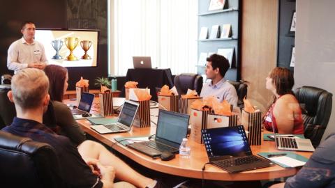 Attract and Retain Great Employees with a Culture of Recognition