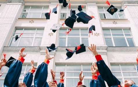 4 Ways to Recognize Your Graduate